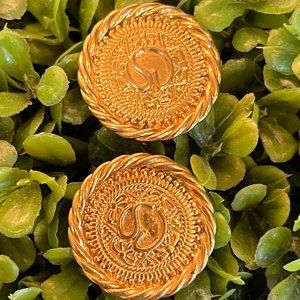 Vintage St John Knit Gold Round Clip On Earrings 1”